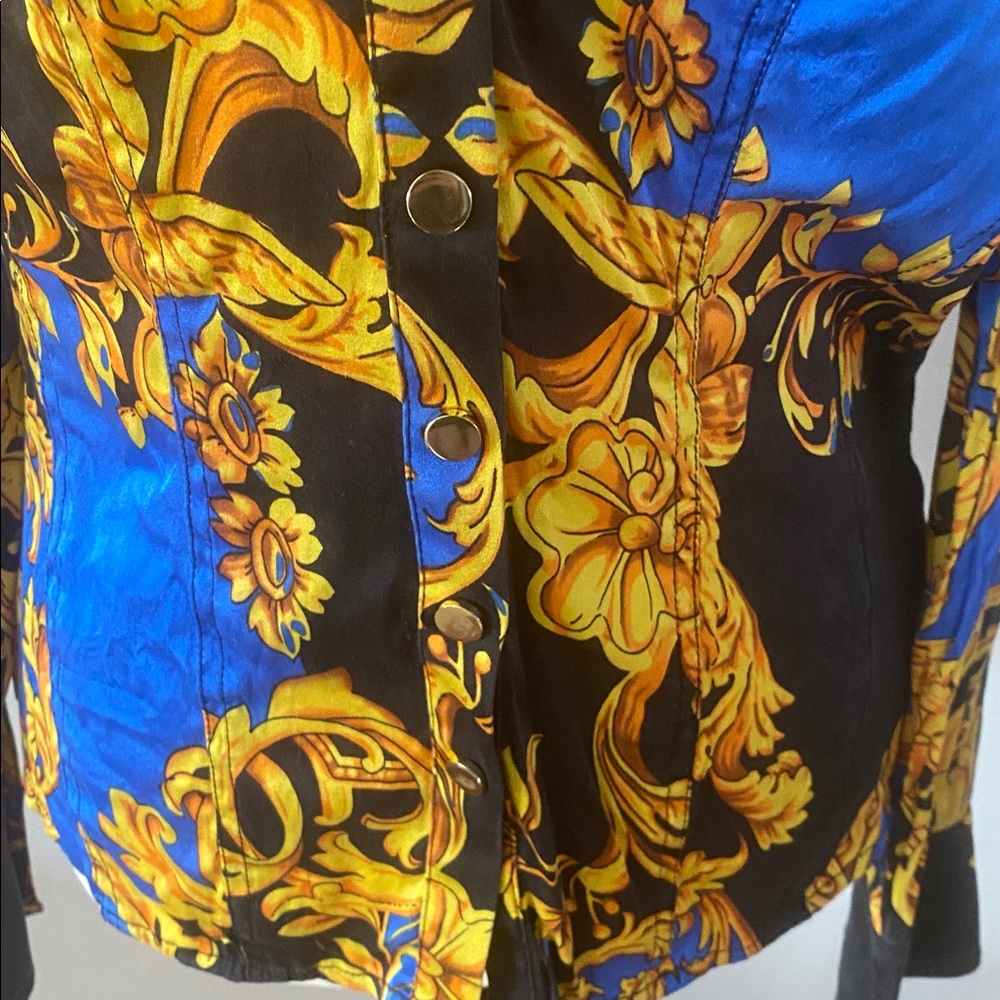 Cache size small silk and spandex long sleeve snap closure top - Picture 4 of 10